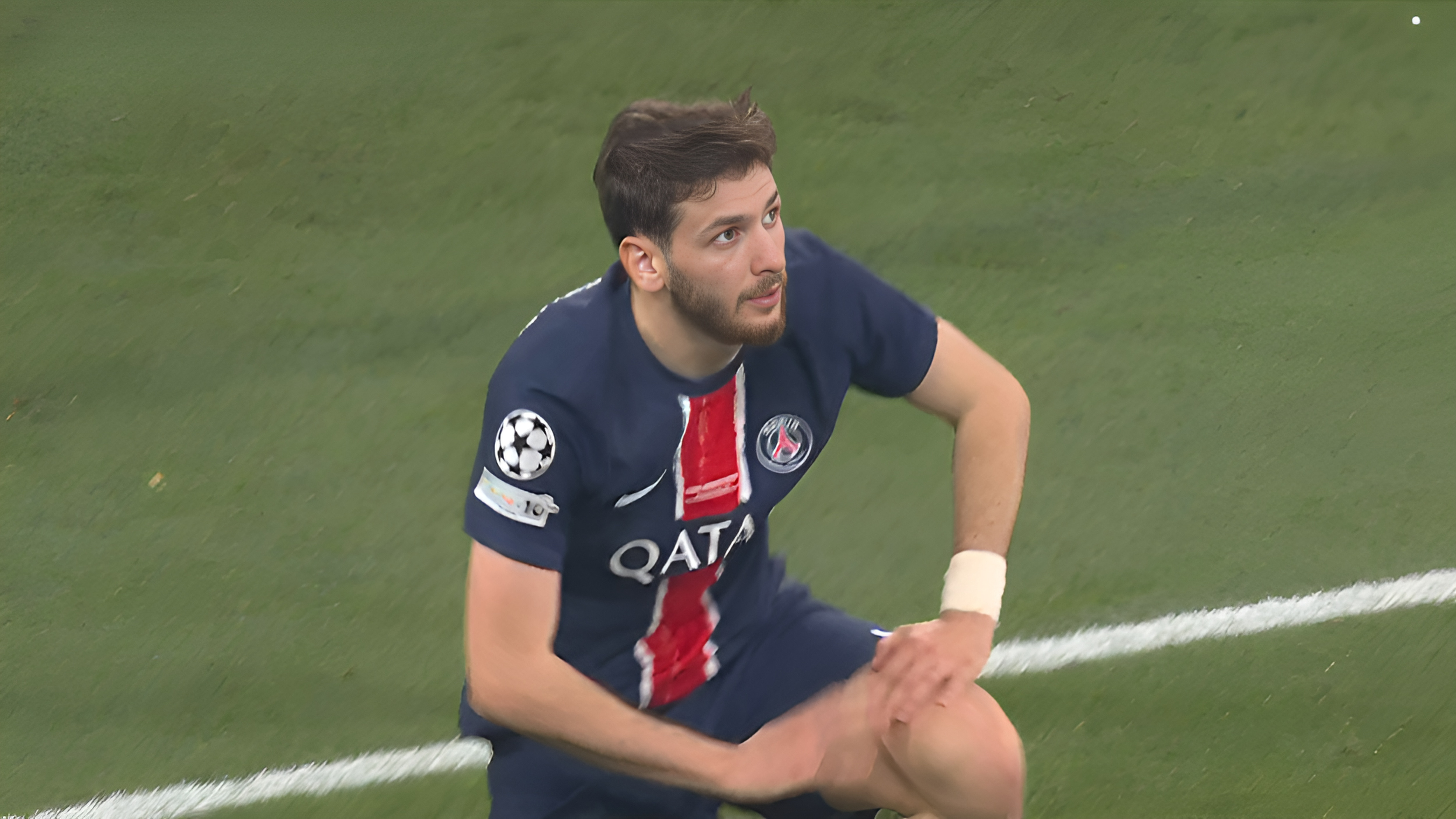 英雄联盟投注-转会期欧冠焦点战，斯图加特外线爆发，质疑声仍在，身体对抗强度拉满的简单介绍