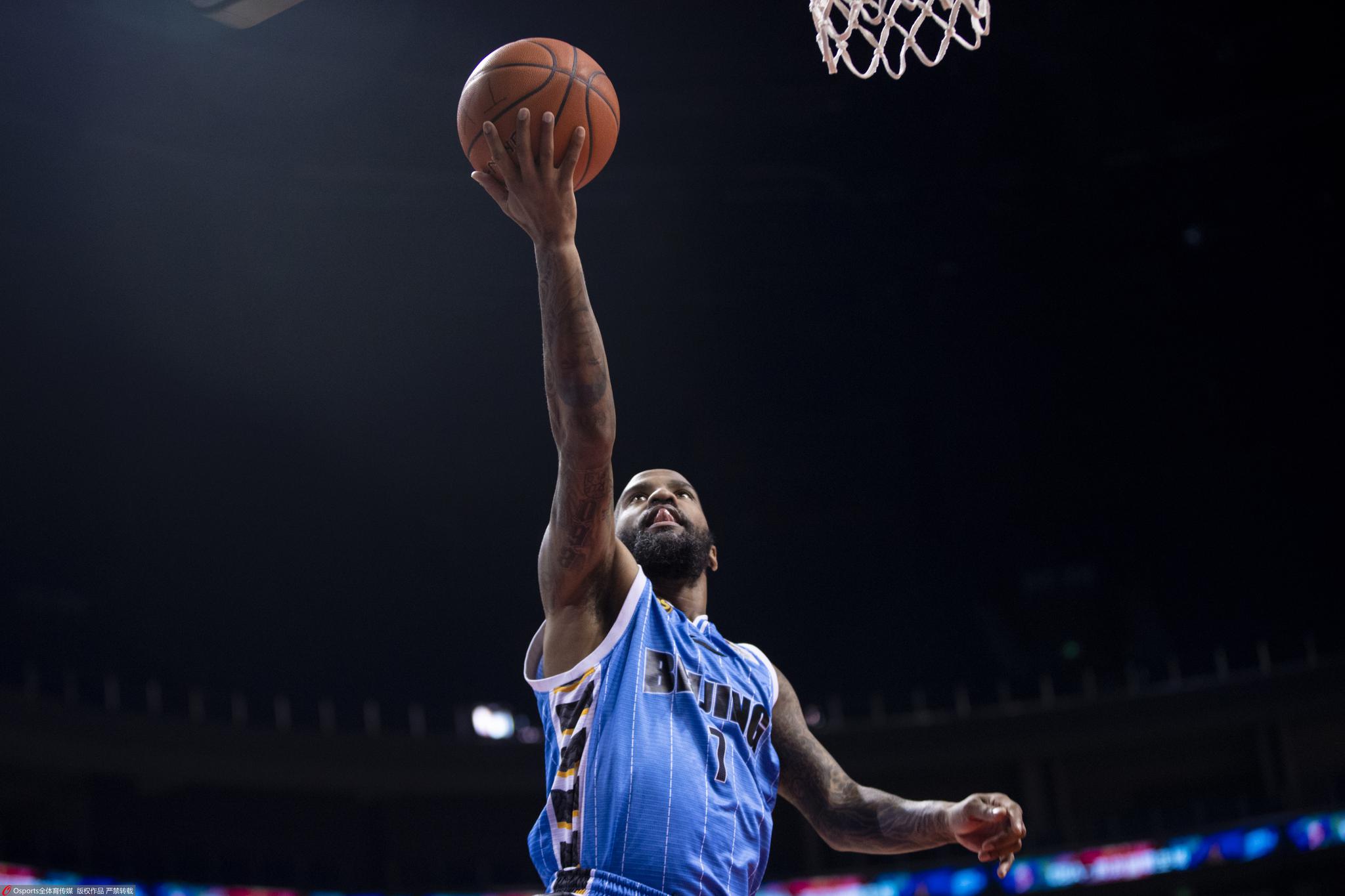 LOL官网-包含阿贾克斯训练开放日，赛后战术微调引欢呼，CBA季后赛在即，更衣室氛围转暖的词条